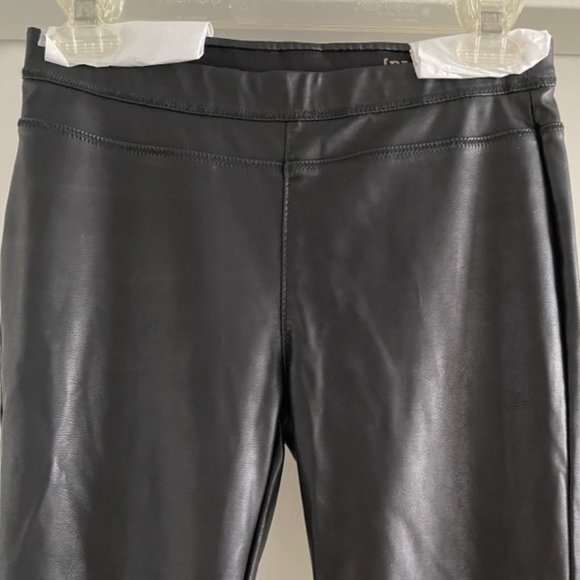 BLANK NYC Black Pussy cat Vegan Leather Leggings - Picture 7 of 12